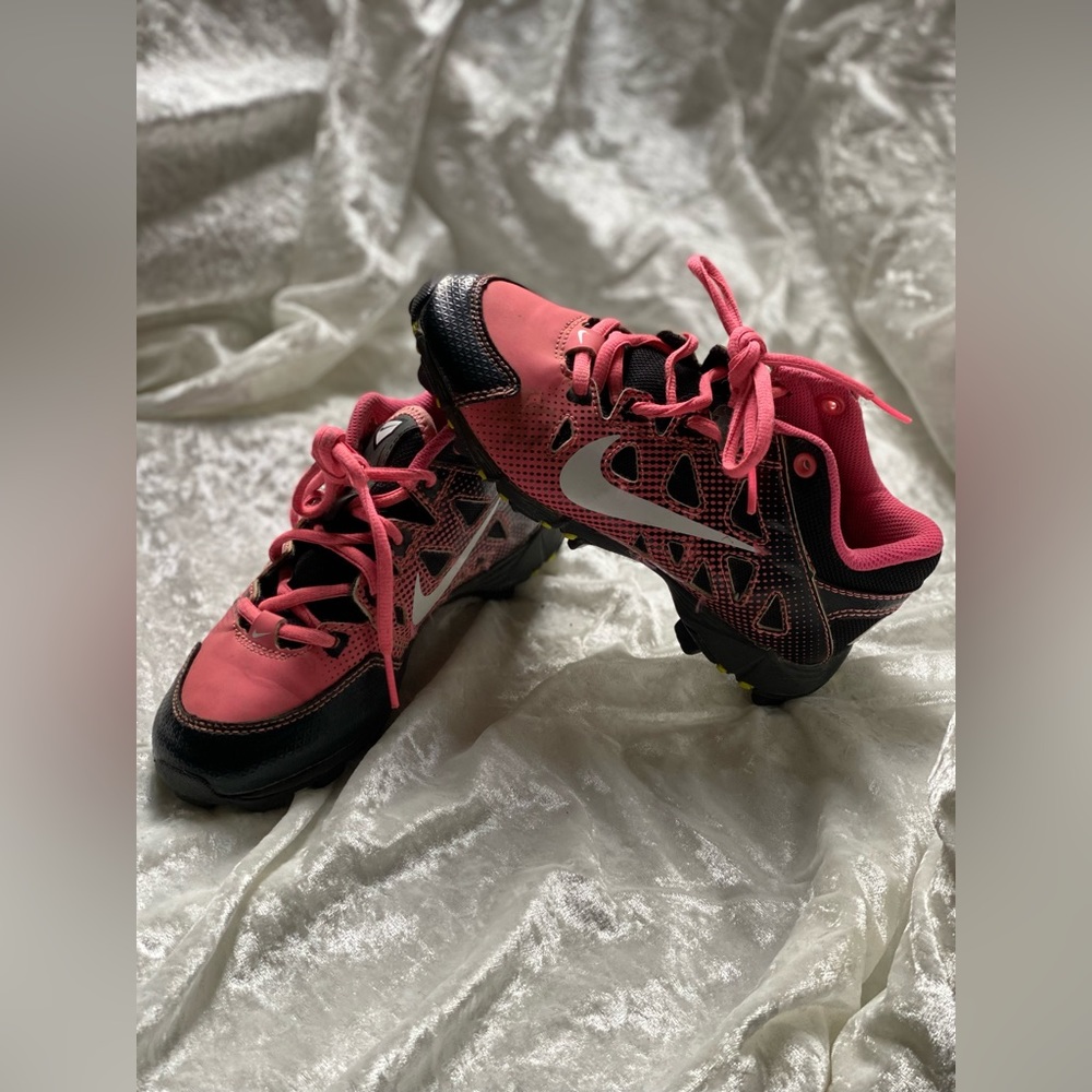 Nike Girls size 13 tball/baseball/softball cleats